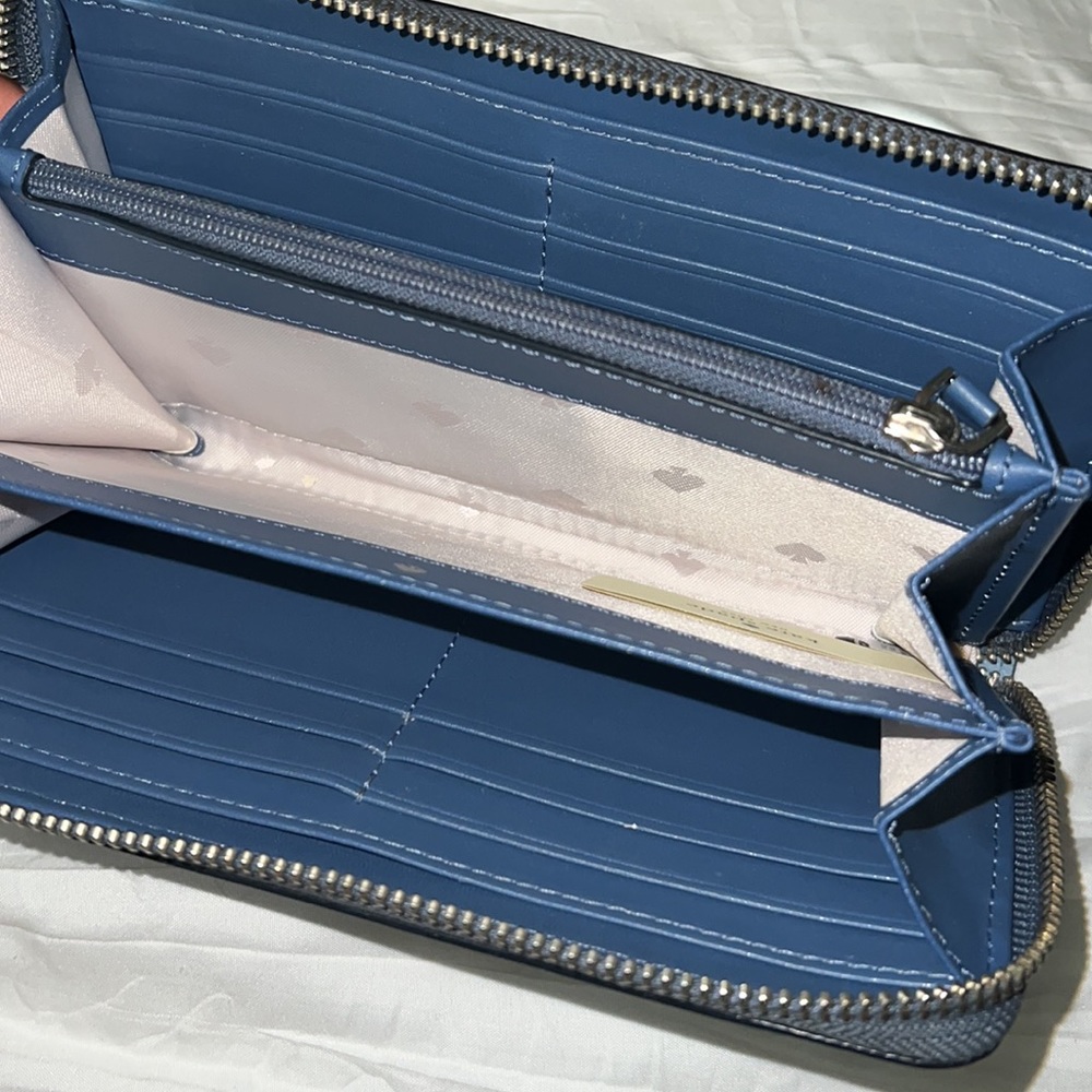 Kate Spade wallet - Picture 5 of 8